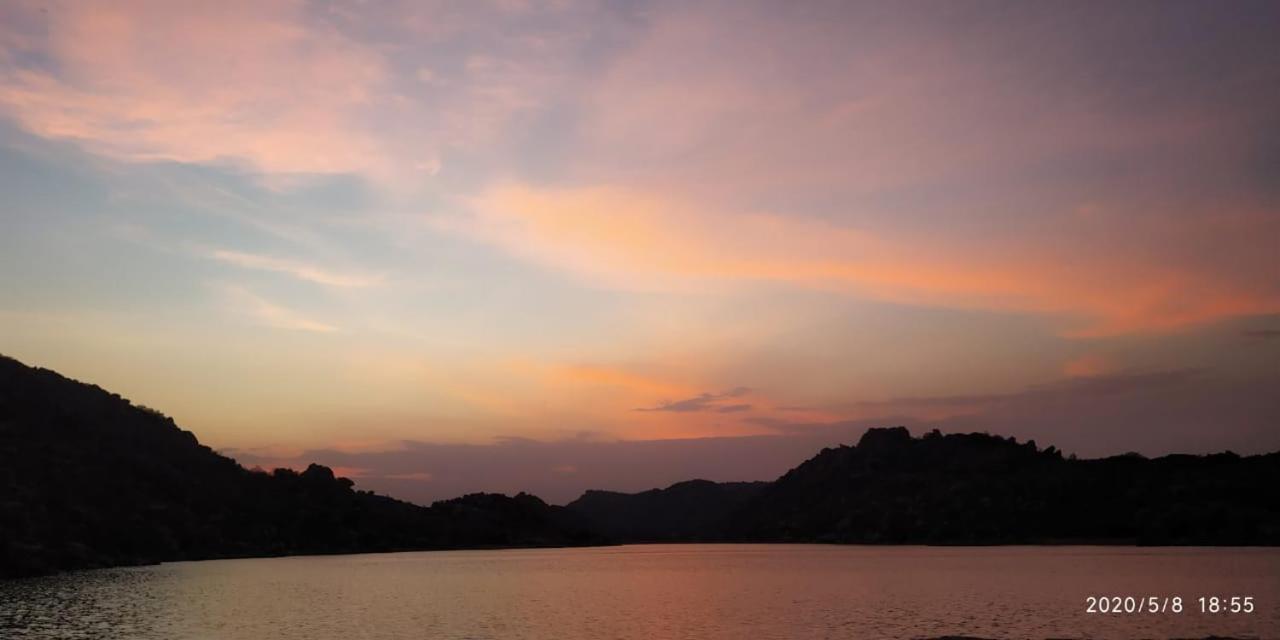Island Vibes Hampi Guesthouse Exterior photo