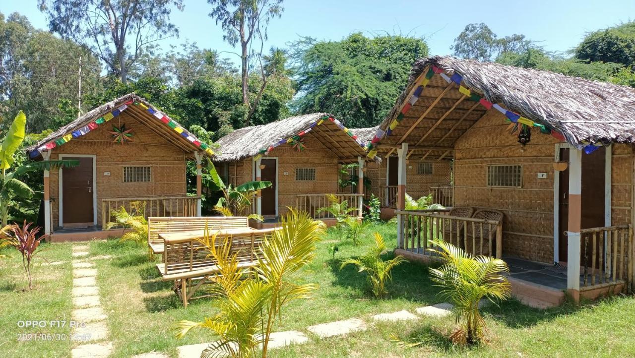 Island Vibes Hampi Guesthouse Exterior photo