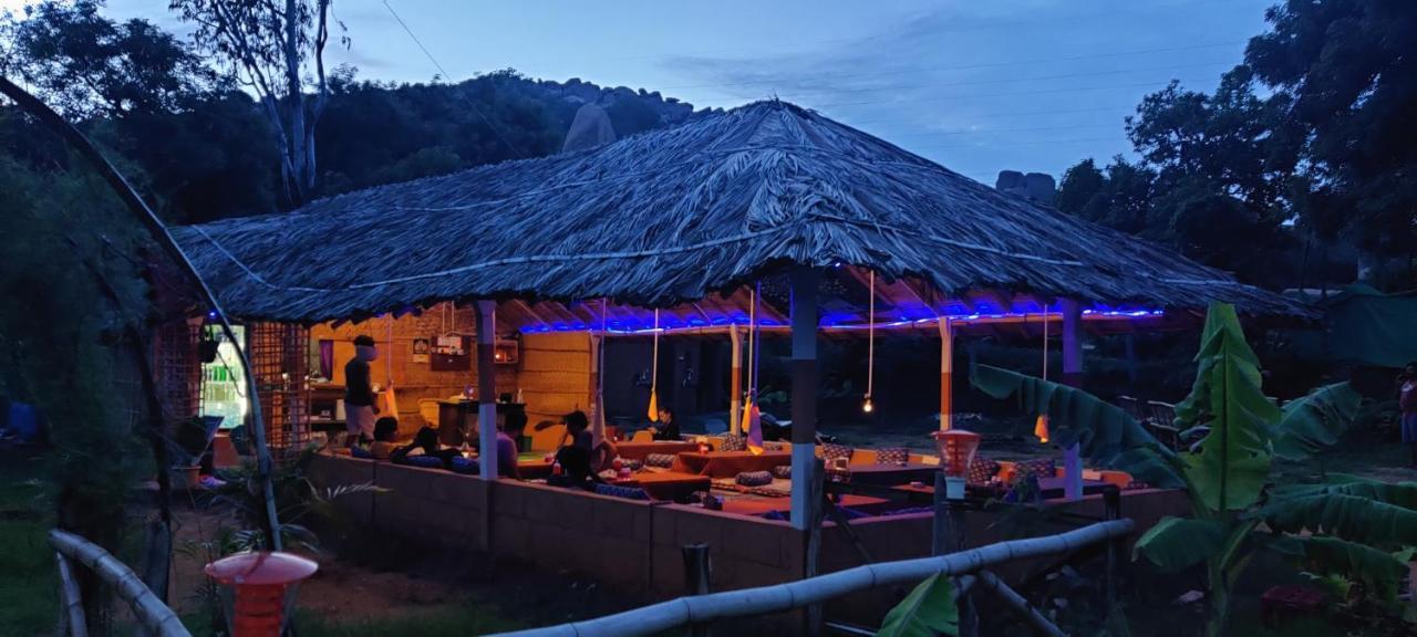 Island Vibes Hampi Guesthouse Exterior photo